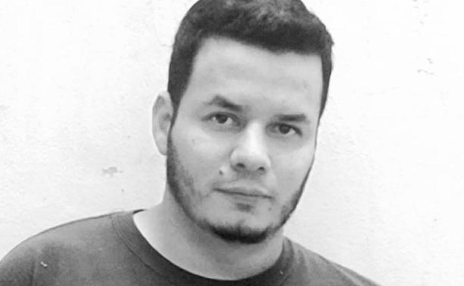 El sociólogo Marco Rubí exhortó al Comisionado a mejorar el clima de confianza entre la comunidad universitaria.