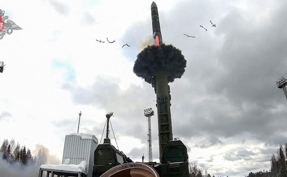 Rusia prueba potentes misiles en medio de temores de ataque a Ucrania