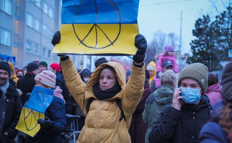 Europeos ganan las calles para pedir que se detenga la locura de la guerra