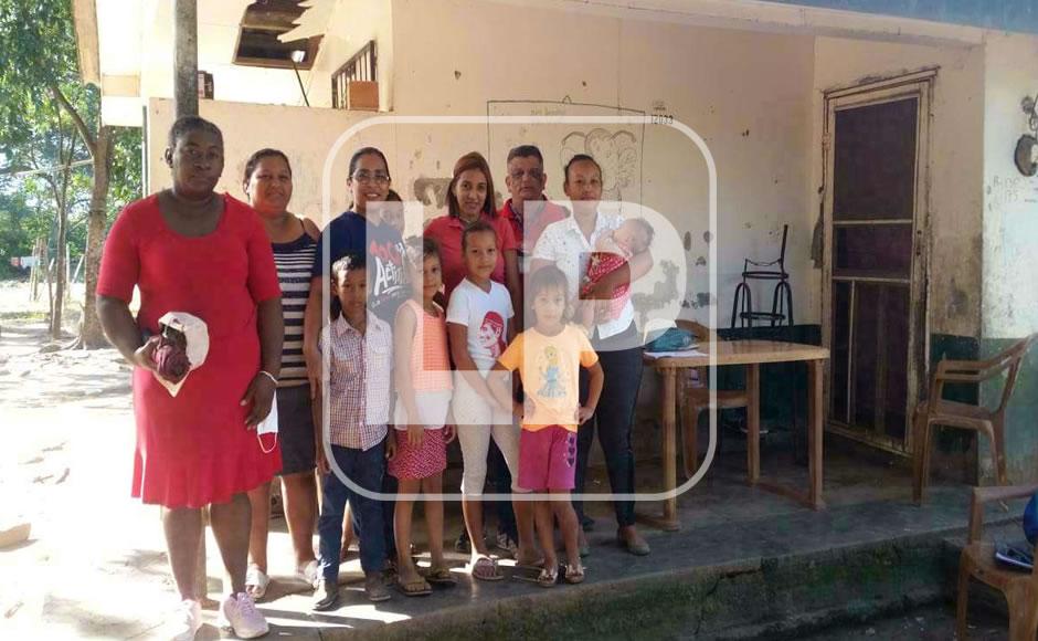 Una familia nativa del lugar.