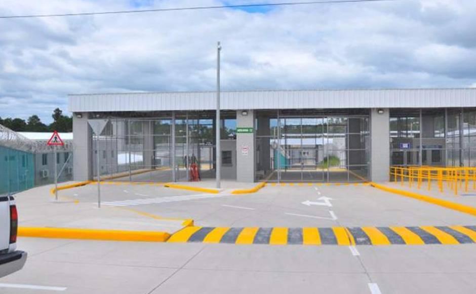 Detención judicial contra hombre que intentó ingresar AK-47, municiones y droga a La Tolva