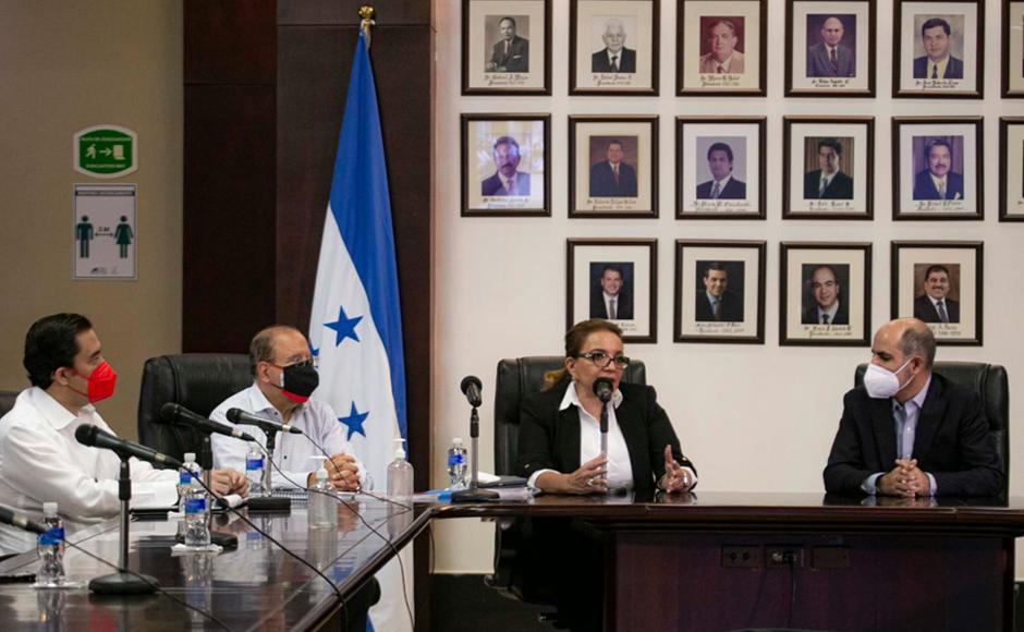 Presidenciable Xiomara Castro expone su plan de gobierno a la CCIC