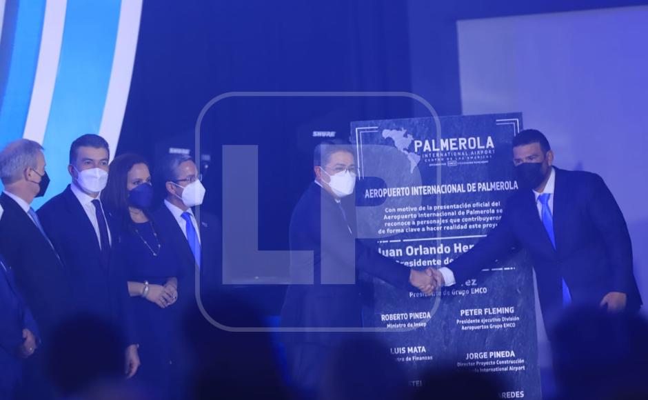 Honduras inauguró oficialmente ayer viernes el aeropuerto internacional de Palmerola.