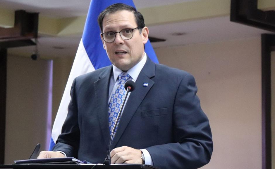 Indagarían movimientos bancarios del excanciller Lisandro Rosales en Panamá