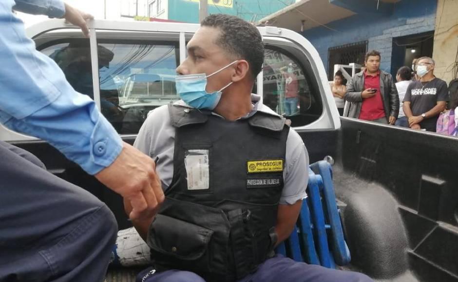 Prisión preventiva a guardia que disparó contra cobrador de bus tras discutir por un retrovisor
