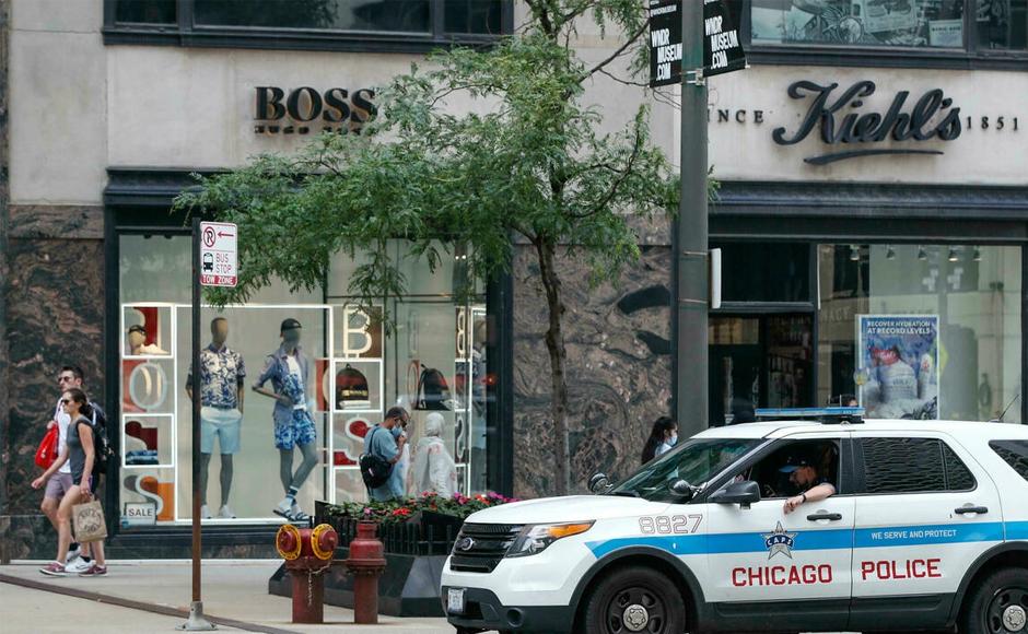 Enfrentamiento por vacunación entre alcaldesa de Chicago y Policía llega a tribunales