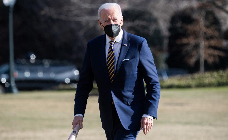 Biden pide a estadounidenses que salgan de Ucrania ante riesgo inminente de guerra