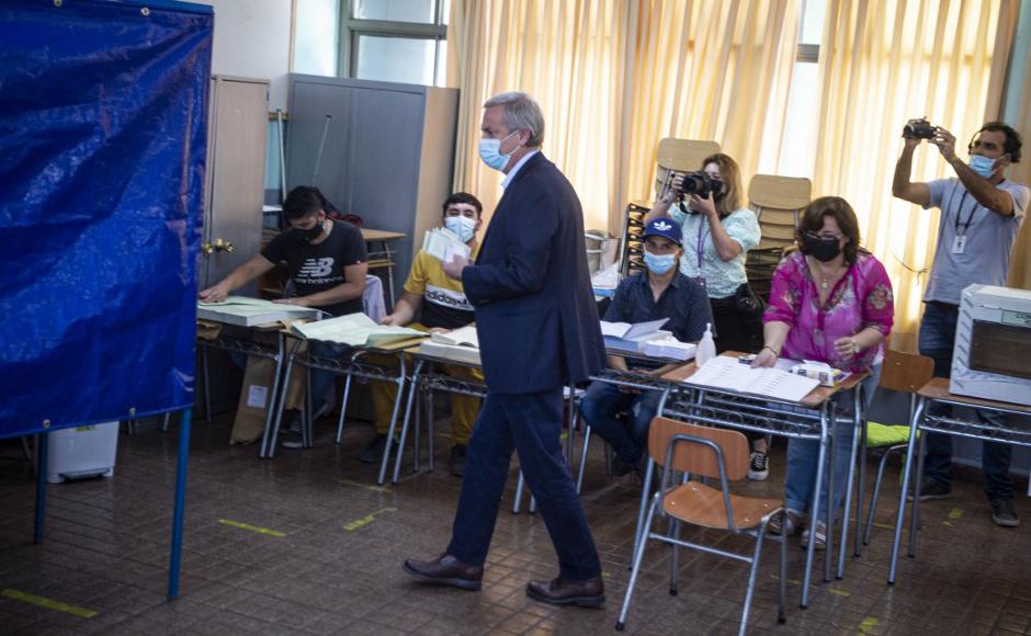 Chile empieza a votar en la elección más incierta tras el fin de la dictadura
