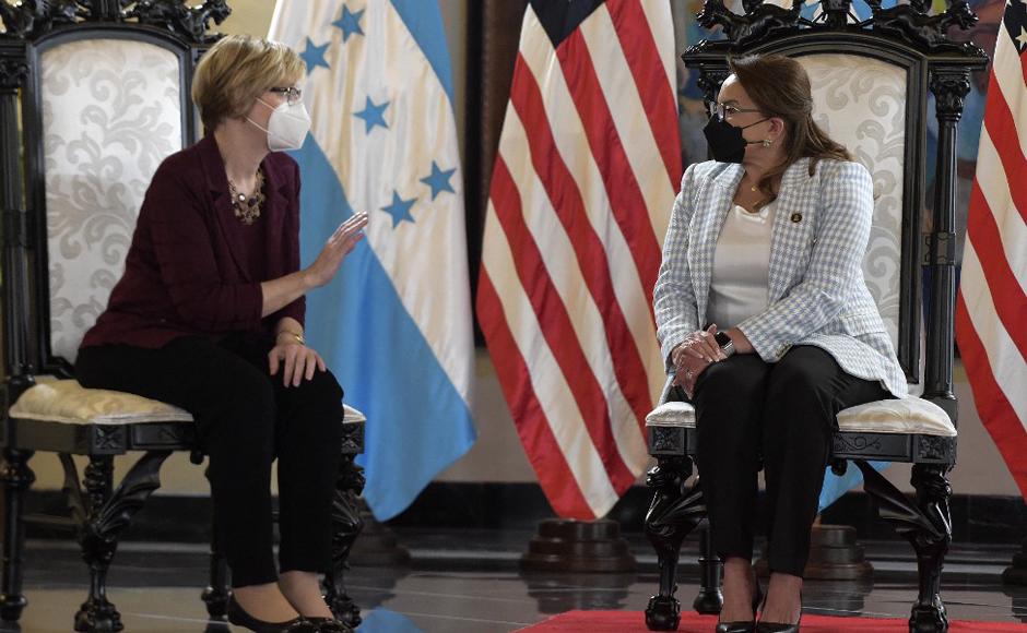 Presidenta Xiomara Castro se reúne con la embajadora de EEUU