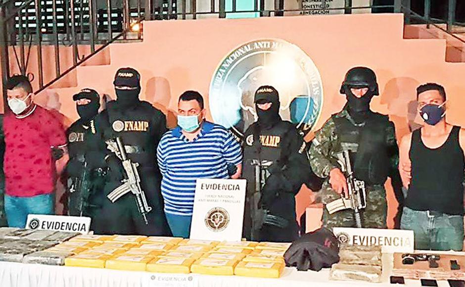 Reciben más de 11 años de cárcel tras aceptar que eran narcos
