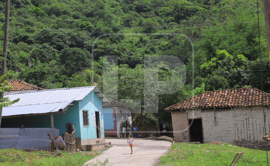 Operan con poder en Ilama: MS y Barrio 18 invierten en casas y negocios cerca de El Pozo para lavar y mover droga