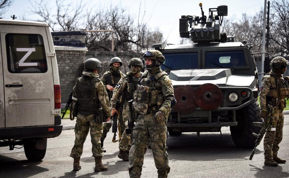 Fuerzas rusas estrechan el cerco en Mariúpol y amenazan el este de Ucrania