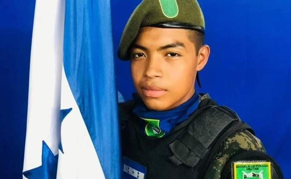 Imagen en vida del joven militar Junior Eliezer García.
