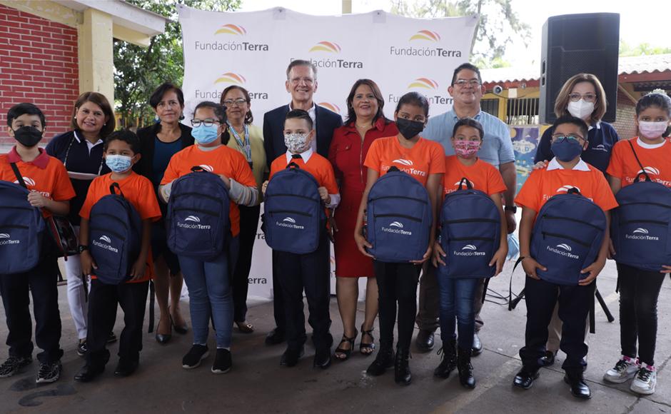 Alumnos con excelencia académica lideran el nuevo año escolar a través del programa Becas Tutoría