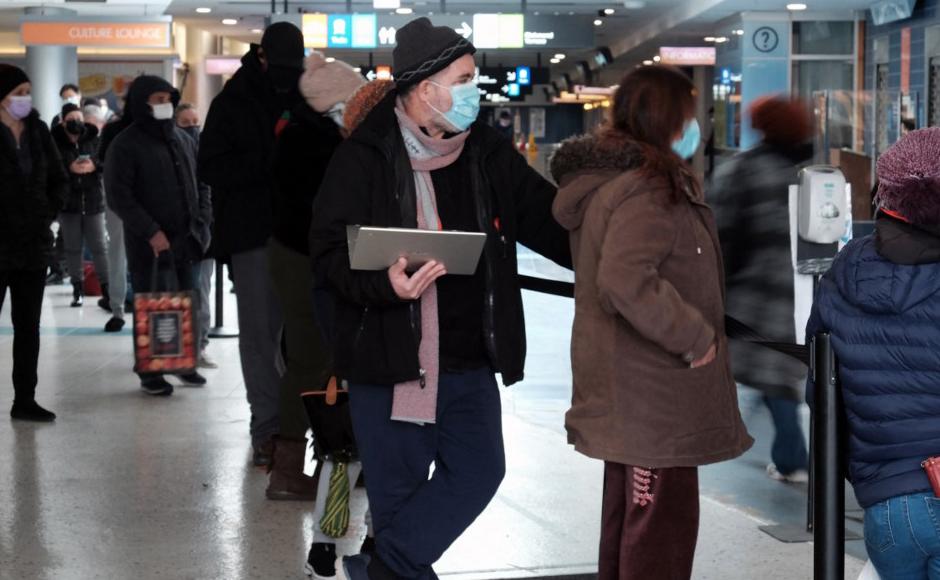 Ómicron sigue propagándose de forma fulgurante por el mundo