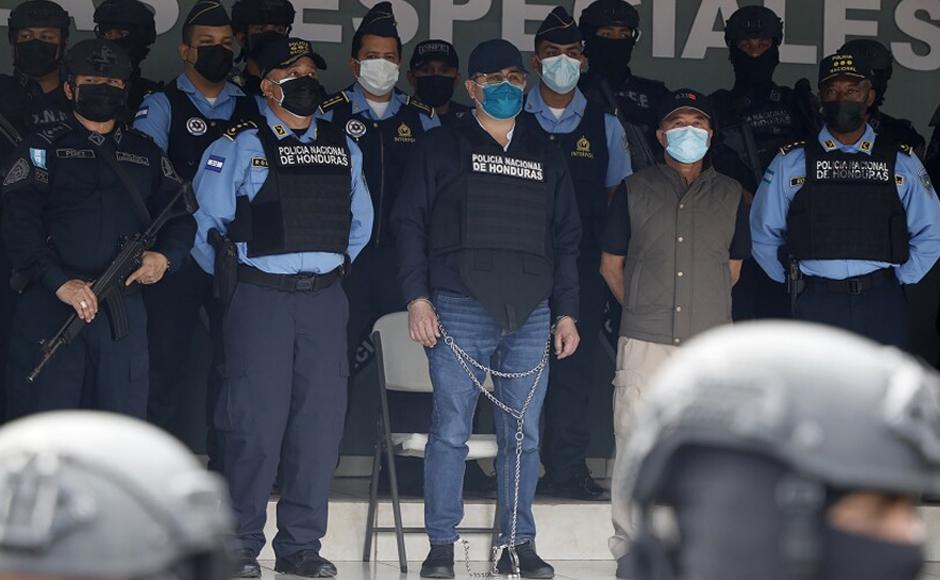Juan Orlando Hernández minutos después de ser arrestado por las autoridades policiales.