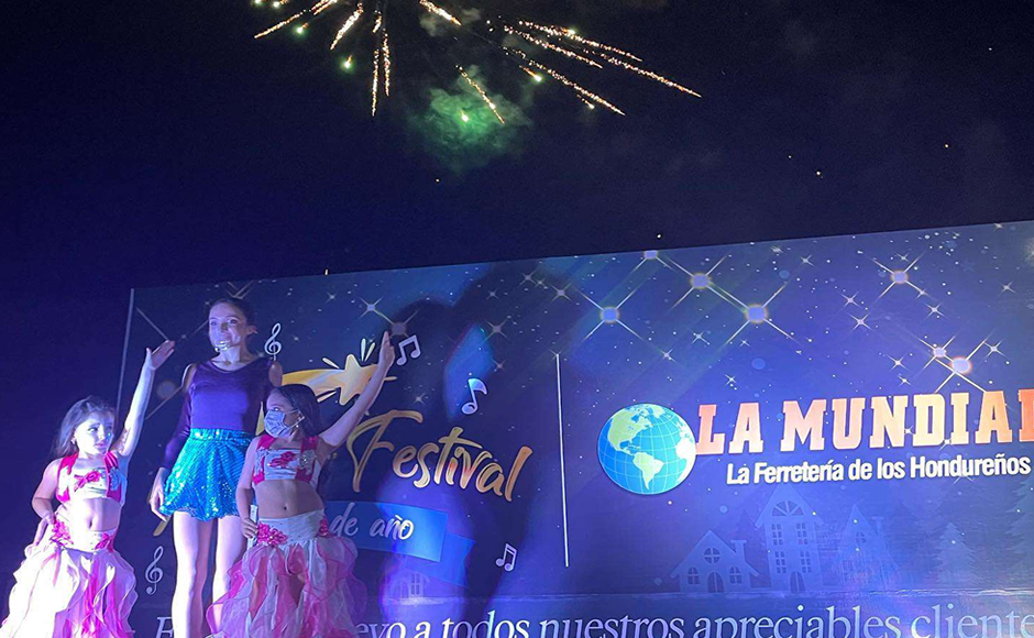 Un show de luces, el cierre perfecto para el 2021 durante el Mega Festival de Agencia La Mundial.