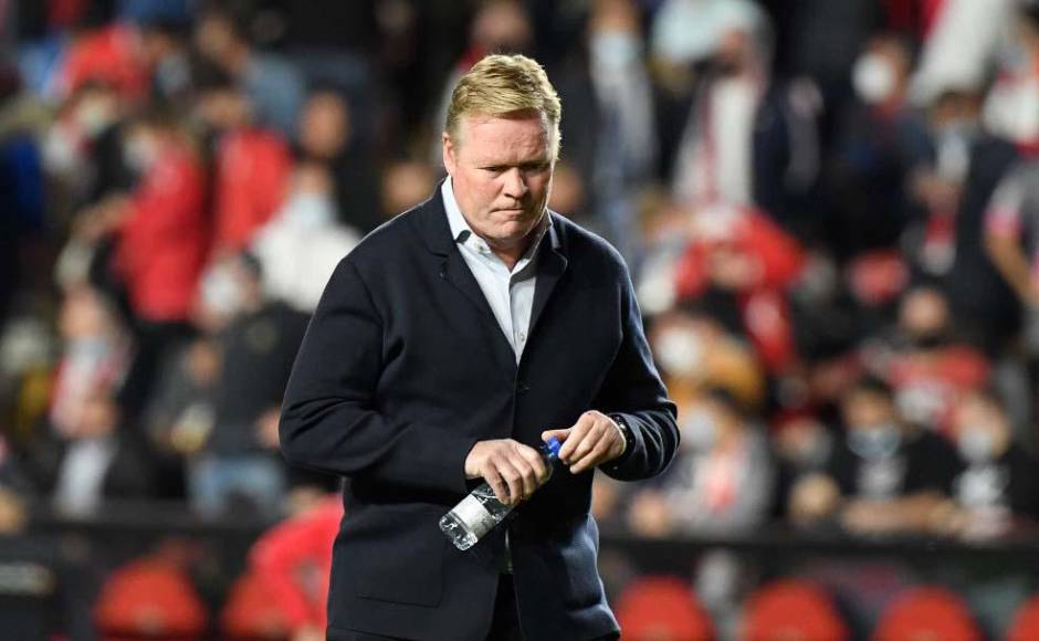 El técnico Ronald Koeman ha sido destituido como entrenador del Barcelona tras caer este 1-0 contra el Rayo Vallecano en la 11ª jornada liguera, informó el club azulgrana. 