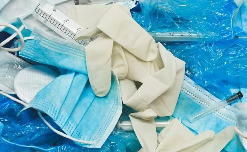 Desechos provocados por el covid-19 suponen una amenaza, según la OMS