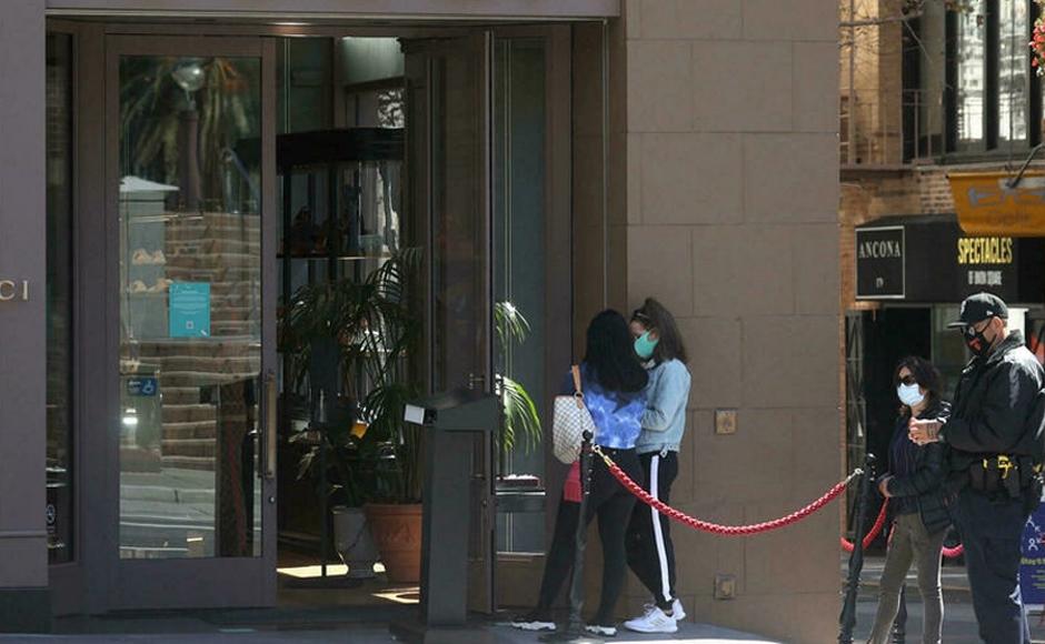 Robos relámpago aterrorizan a tiendas de EEUU en vísperas de Navidad