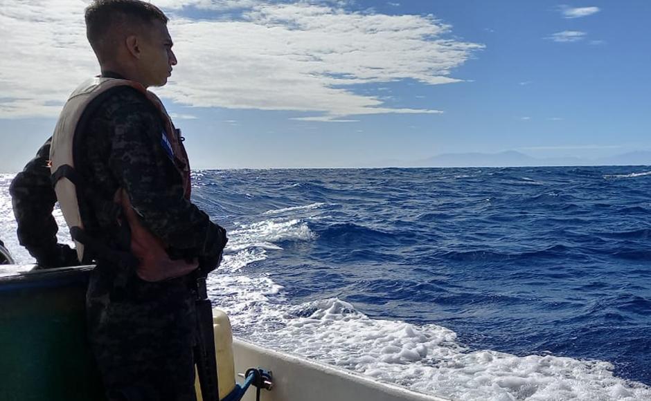 Aún no ha sido ubicada pese a la intensificación de patrullajes en mar abierto.