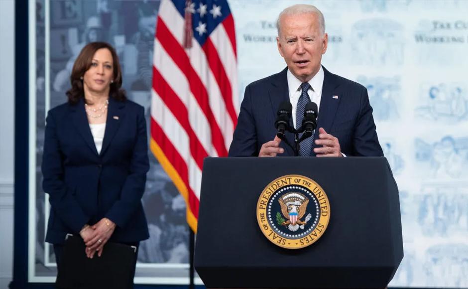 La exsenadora por California, Kamala Harris, llegó a la Casa Blanca como una de las figuras políticas más aplaudidas del partido demócrata y potencial sucesora de Biden al frente del país.