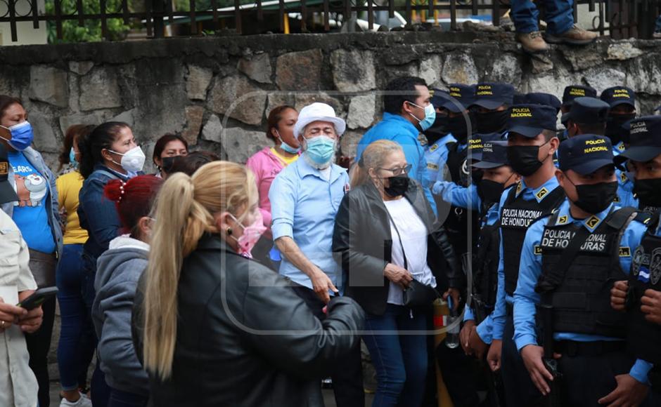 Las autoridades policiales mantienen intenso despliegue operacional en el caso de Juan Orlando Hernández.
