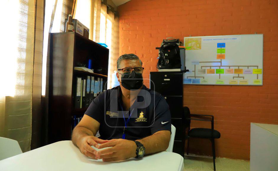 “Lo que menos deben pensar es que están presos”: director de centros El Carmen