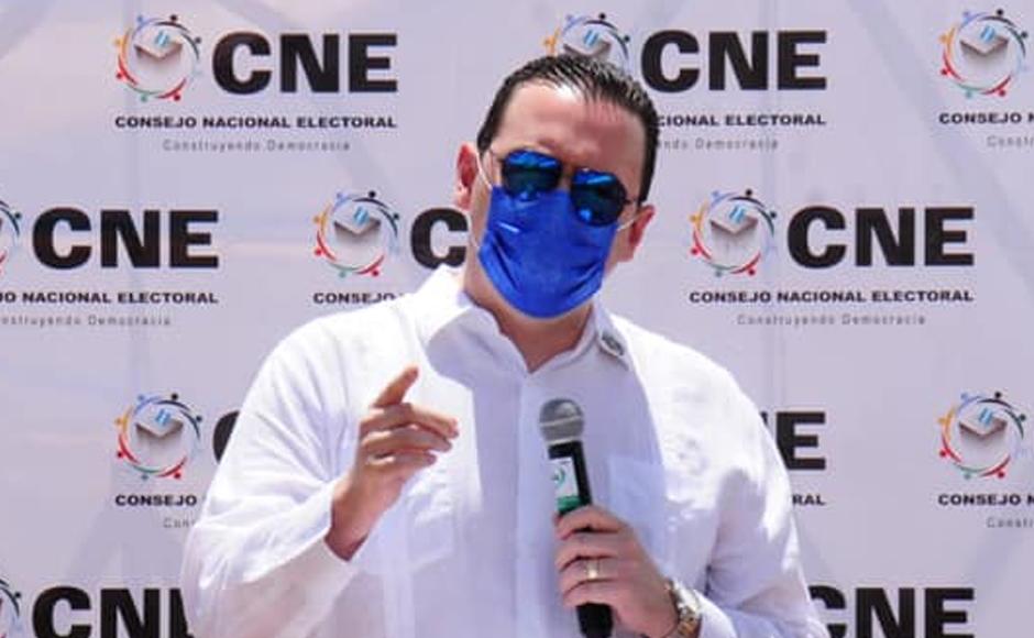 Kelvin Aguirre advierte que votar con las dos identidades empañará el proceso