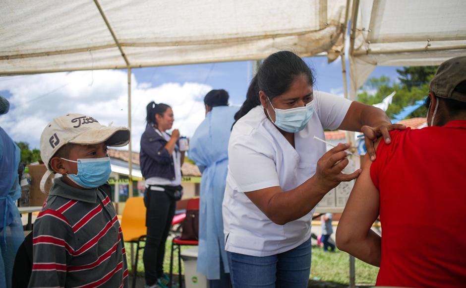 Más de 83,000 pobladores del occidente se inocularon en segundo vacunatón