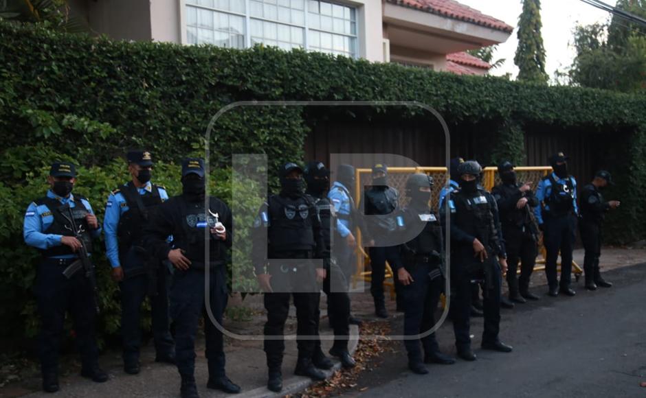 Las autoridades policiales se mantienen alertas en torno al requerimiento de Juan Orlando Hernández.