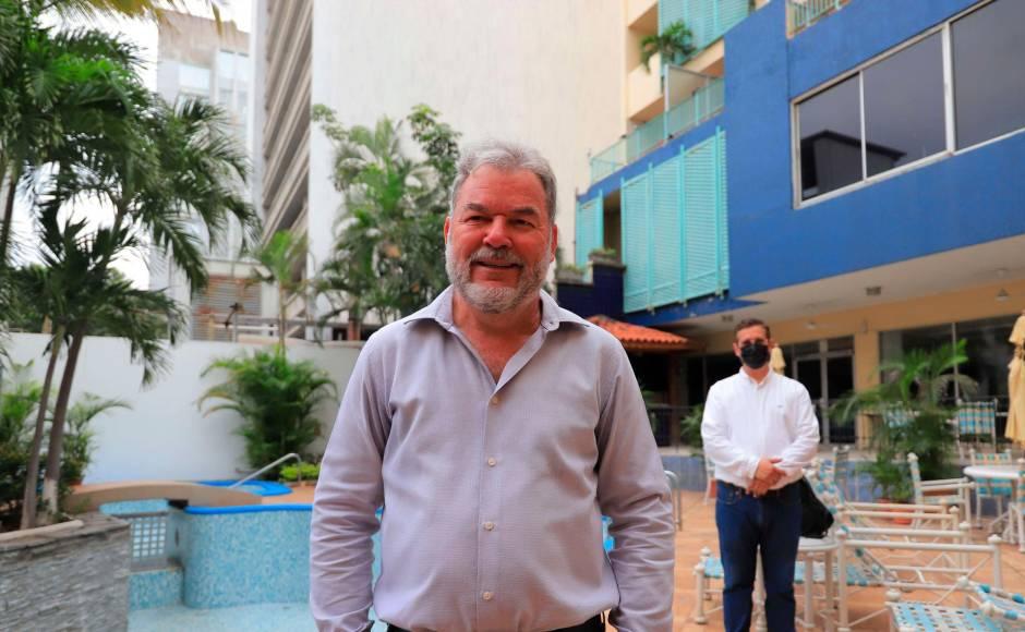 Revolución de Roberto Contreras: bajar salario, comprar hotel Sula, eliminar grúas y puestos “fantasma”