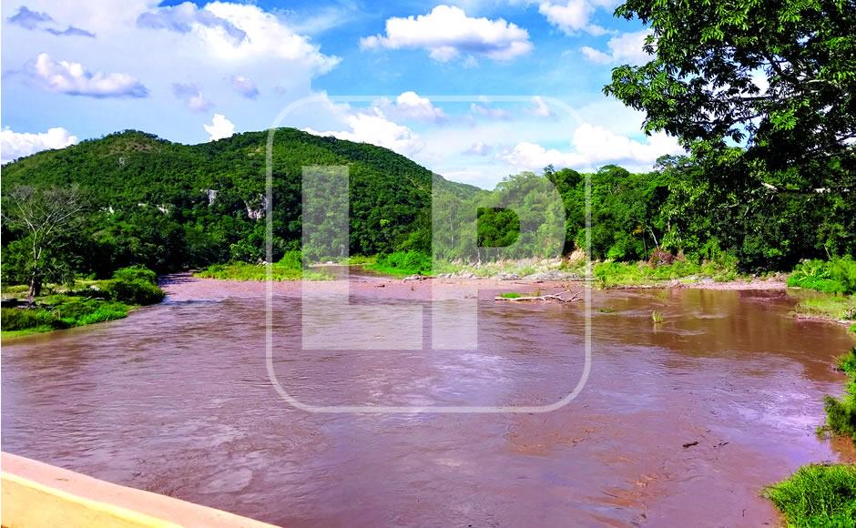 $!El Ulúa ha aumentado su caudal. El Chamelecón también tiene crecidas, pero no representa amenaza.