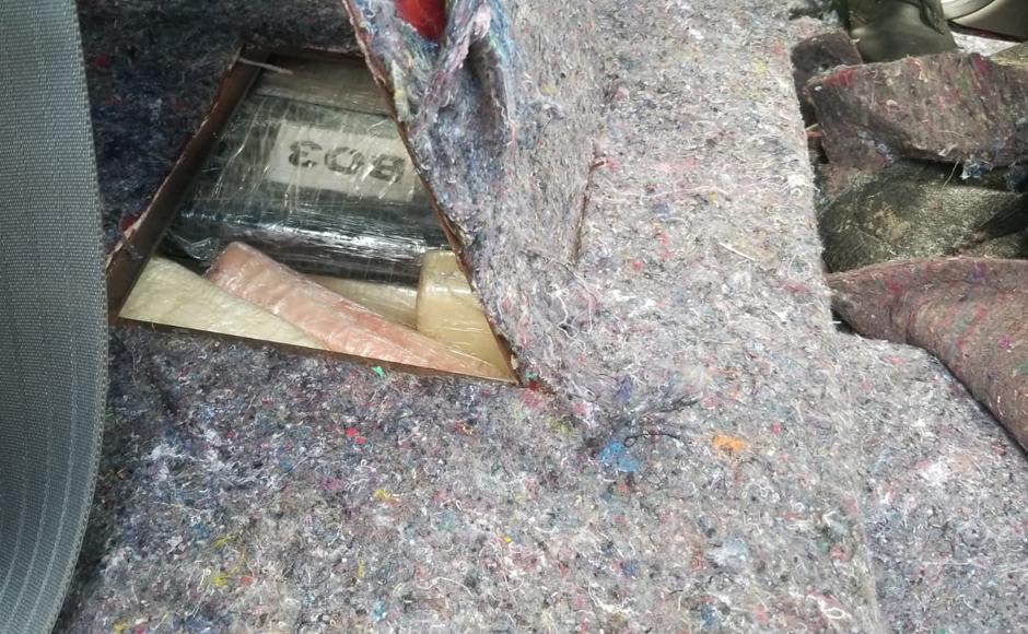 Compartimento donde estaban ocultos los paquetes.