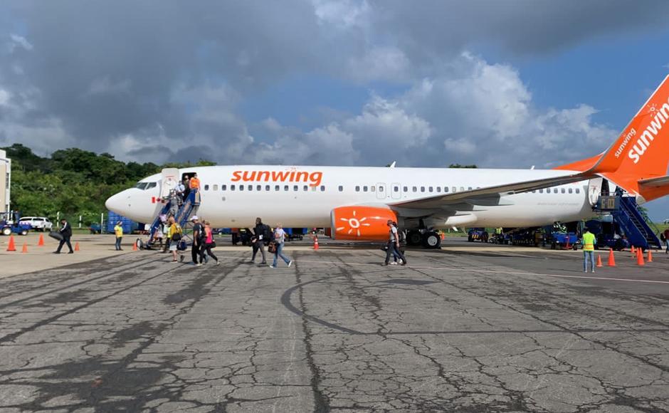 Tras ausencia por restricciones, canadienses regresan a Roatán