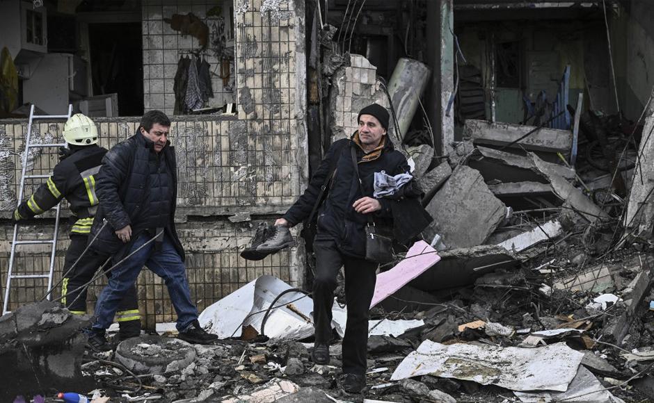 Ucrania y Rusia retoman un difícil diálogo mientras siguen los combates
