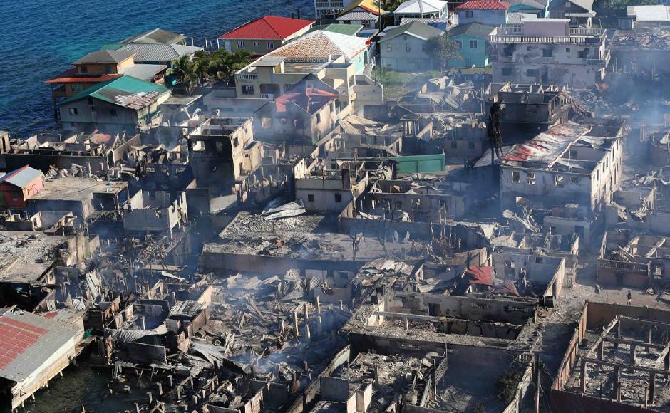 Desolación embarga a familias de Guanaja un día después del gran incendio