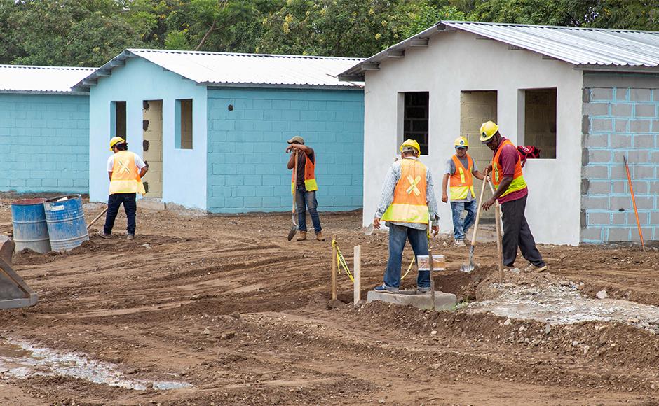 En “Residencial Anexo Tulipanes” en Villanueva, Cortés, la urbanización avanza de manera ágil.