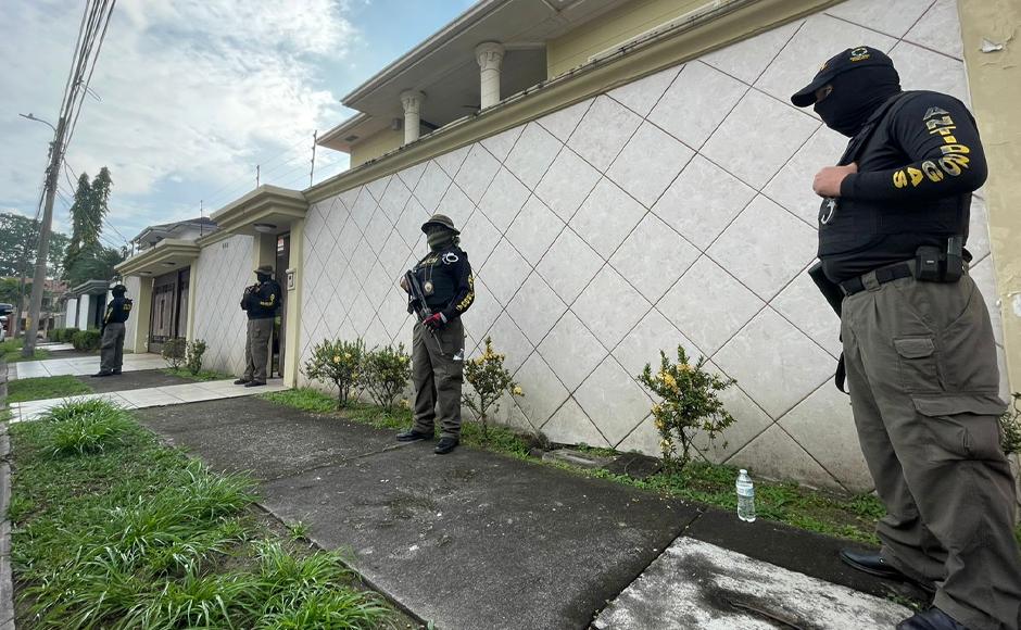 Según las autoridades, este operativo “es un duro golpe a una estructura investigada con lavado de activos y narcotráfico”. 