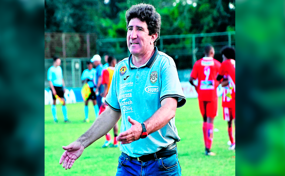 Héctor Vargas: “Se demostró la novatez de Coito”