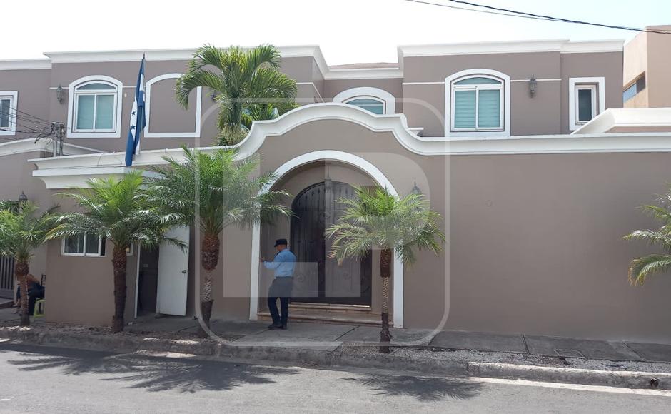 “Núcleo familiar de Juan Orlando Hernández está en investigación”, dice MP al asegurar e incautar bienes