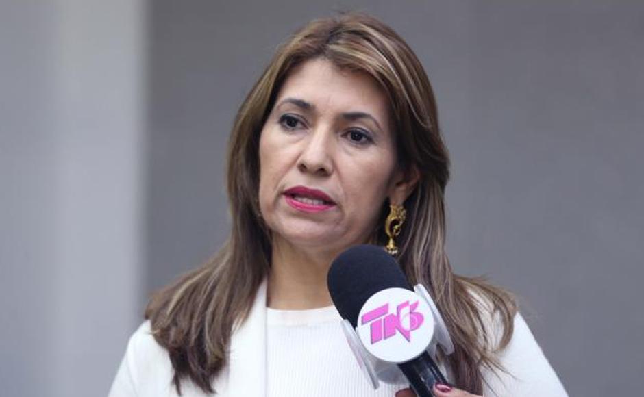 “Mi hijo trabaja desde hace ocho años en Salud”: dice ministra tras denuncia del CNA