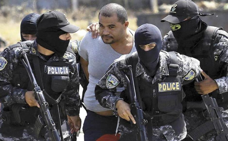 Lobo, quien es originario de Esparta, Atlántida, se declaró culpable de narcotráfico en septiembre de 2014 y, posteriormente, en diciembre del mismo año, fue condenado a 20 años de prisión.