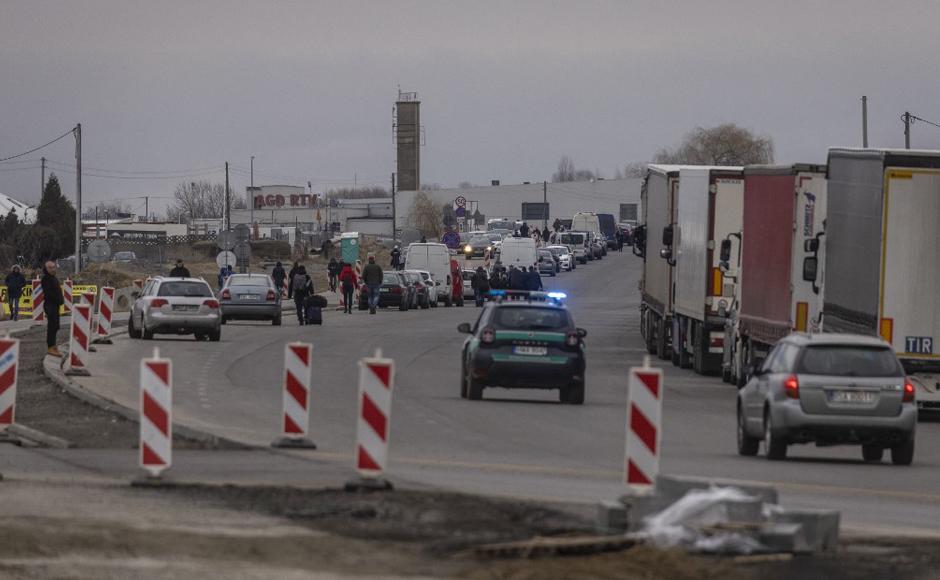 Moscú dice que Kiev propuso abordar posible inicio de diálogo este sábado