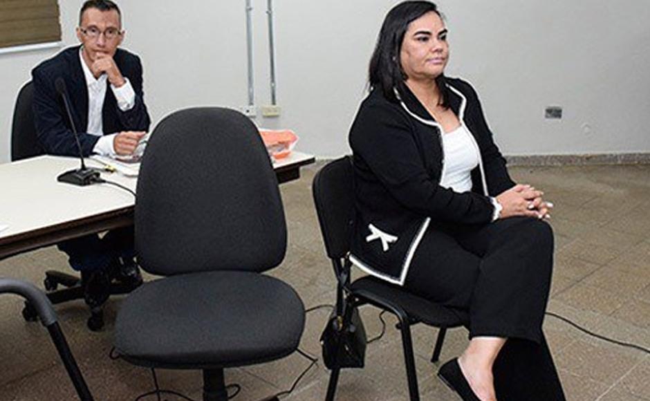 Avanza evacuación de pruebas a 10 días del juicio de Rosa Elena Bonilla y Saúl Escobar