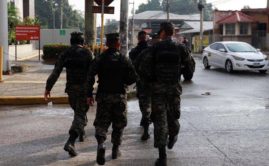 $!Parte de las nuevas acciones anunciadas son más patrullajes, retenes móviles y fijos, saturaciones, allanamientos y detenciones en barrios y colonias.