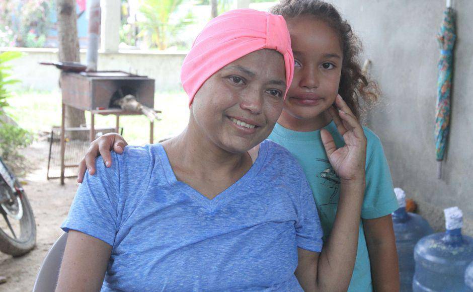 $!Su hija Sofía Valentina, con su rostro angelical y tierna voz externó su miedo a perderla. “Me pongo triste porque la miro así”, recordó le pequeña.