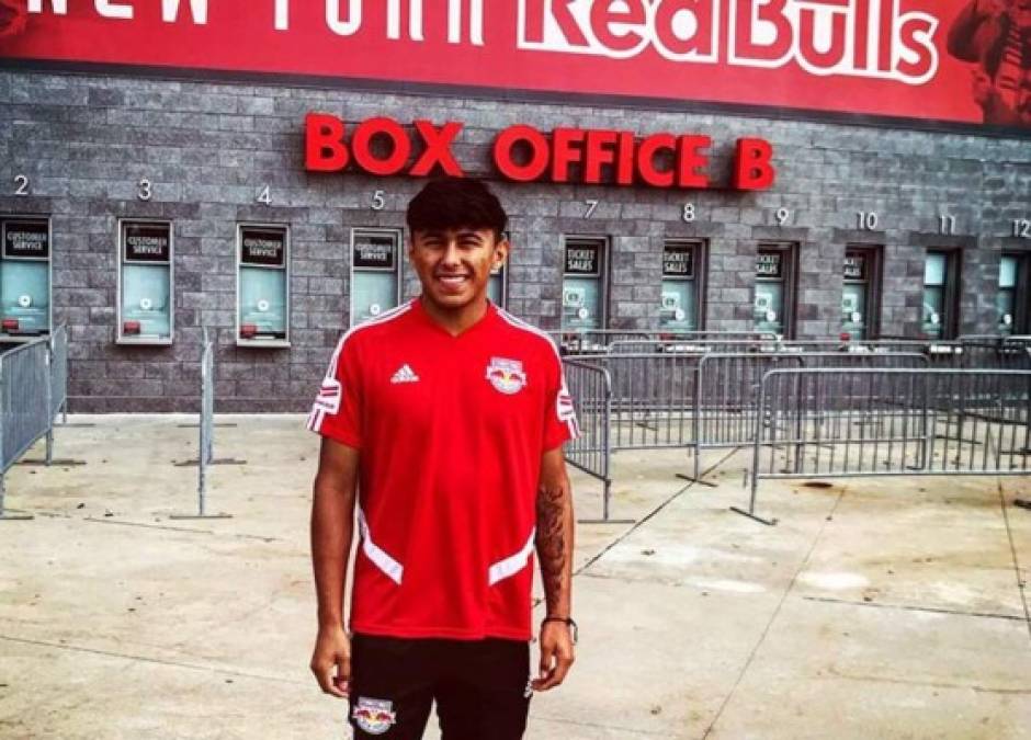 Alexander Bahr: El joven defensor hondureño ha firmado con el New York Red Bulls, pero jugará con su reserva. Estuvo entrenando con Motagua en busca de una oportunidad.