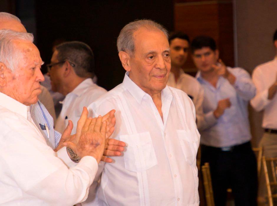 Muere don Napoleón Larach,