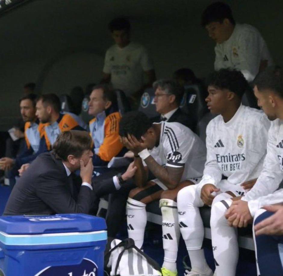 Rodrygo se lesionó el 22 de octubre, tras una jugada en la que asistió en la remontada europea del Real Madrid ante el Borussia Dortmund en los últimos compases del partido, y recuperado de la rotura en el bíceps femoral derecho, reapareció ante el Milan el pasado martes 5 de noviembre.